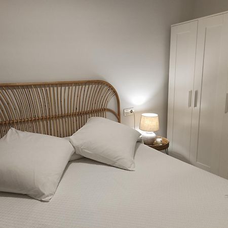Apartamentos Madreselva Fernan Perez Ngoại thất bức ảnh