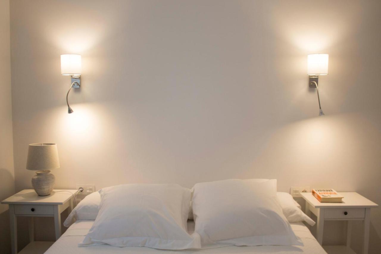 Apartamentos Madreselva Fernan Perez Ngoại thất bức ảnh