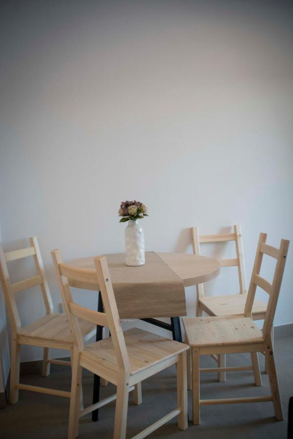 Apartamentos Madreselva Fernan Perez Ngoại thất bức ảnh