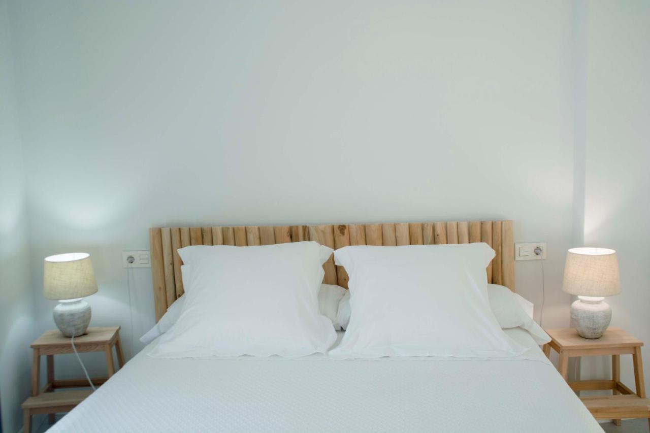 Apartamentos Madreselva Fernan Perez Ngoại thất bức ảnh
