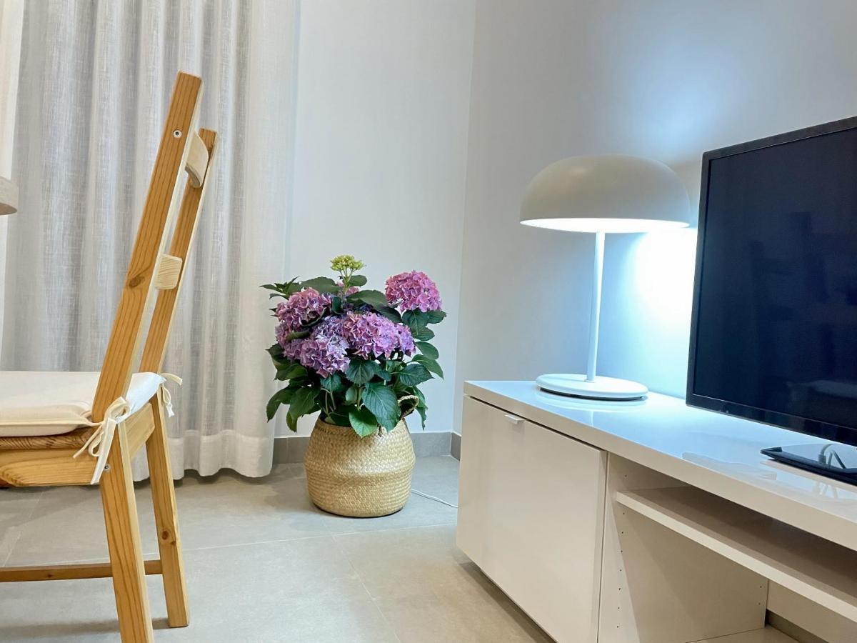 Apartamentos Madreselva Fernan Perez Ngoại thất bức ảnh