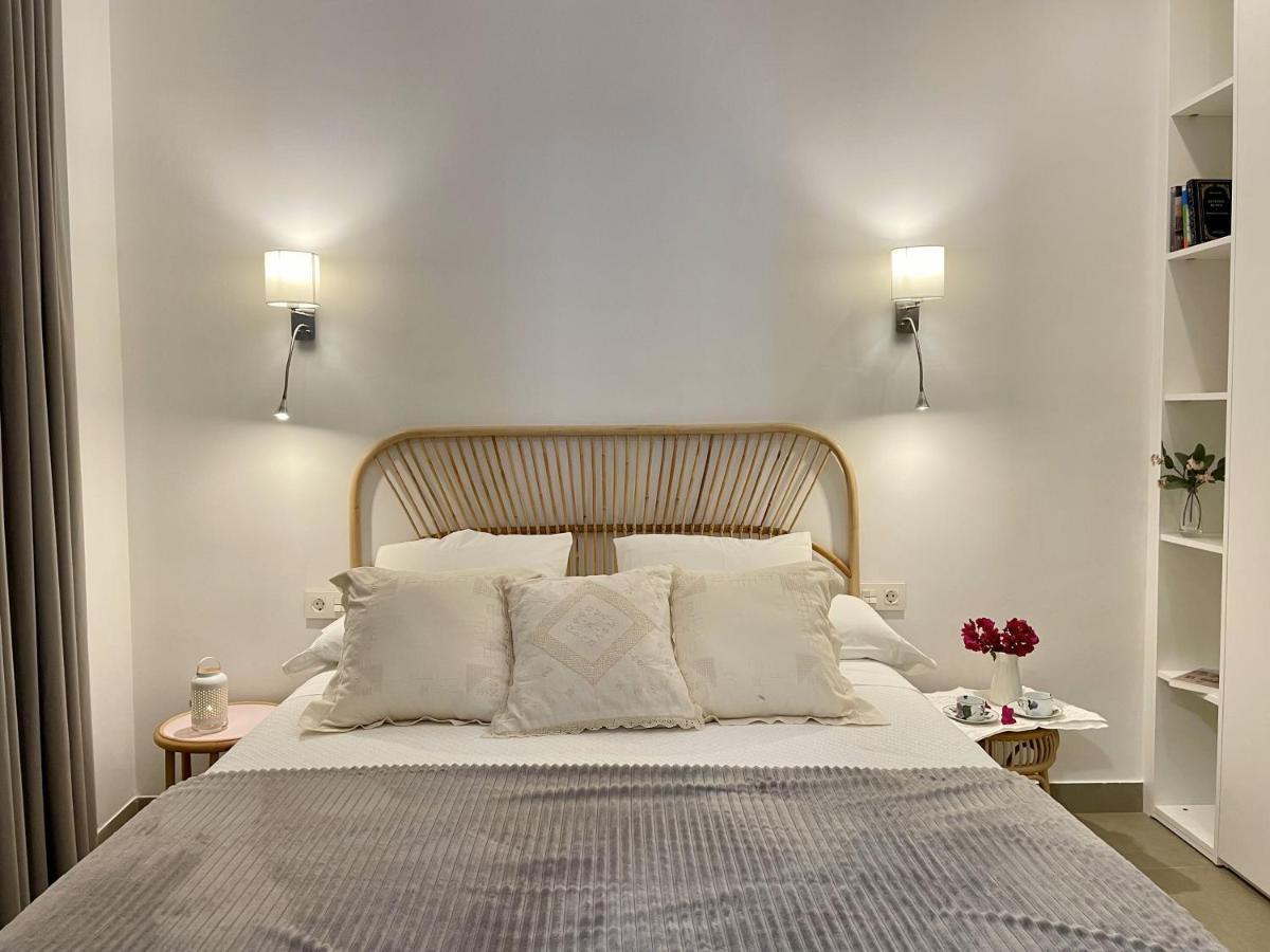 Apartamentos Madreselva Fernan Perez Ngoại thất bức ảnh