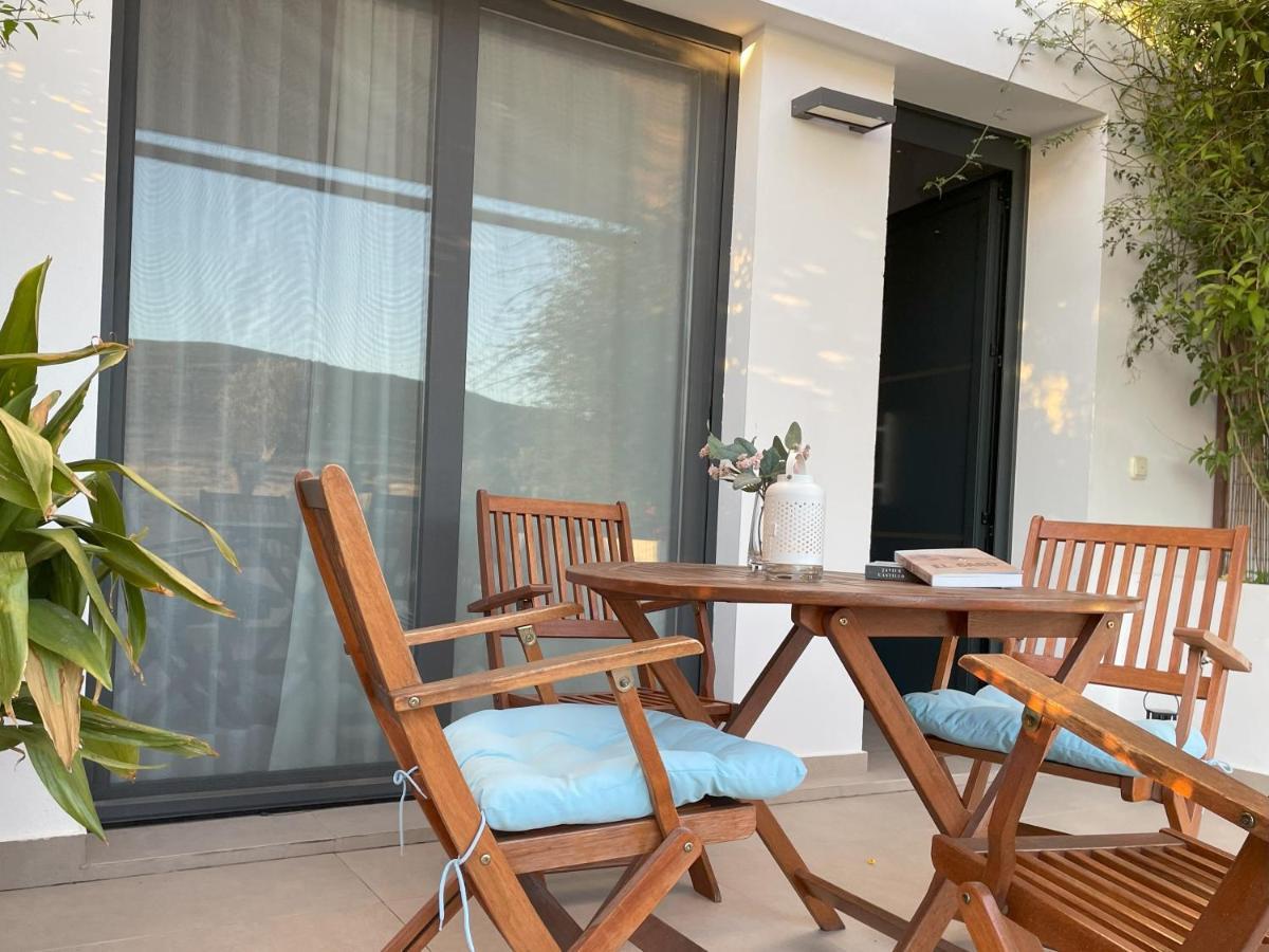 Apartamentos Madreselva Fernan Perez Ngoại thất bức ảnh