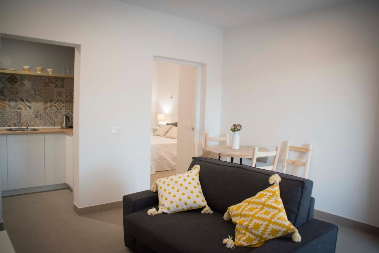 Apartamentos Madreselva Fernan Perez Ngoại thất bức ảnh