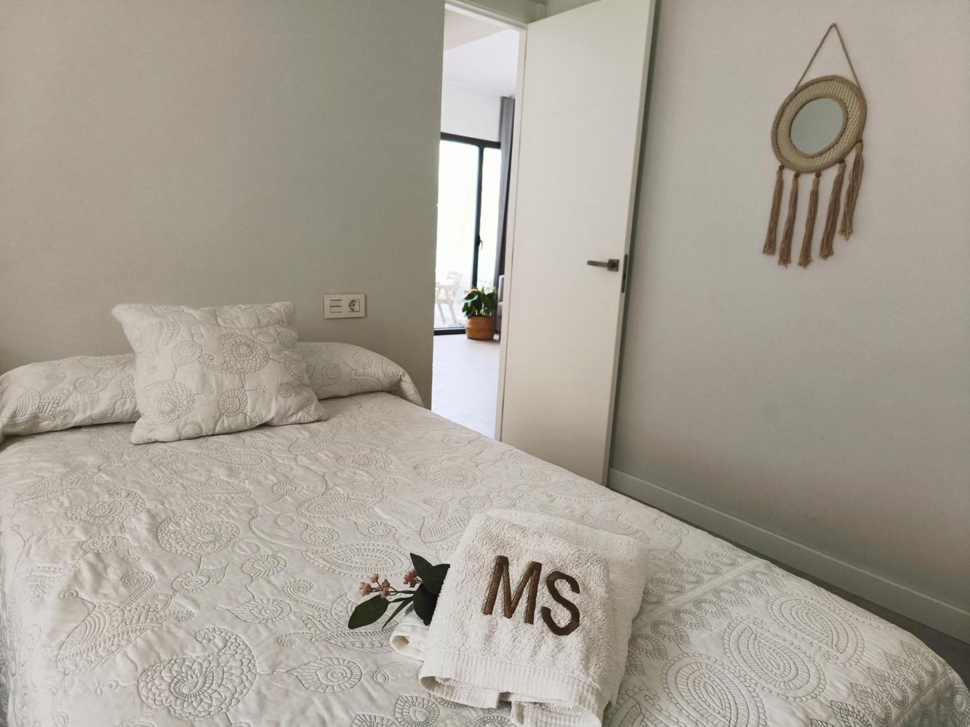 Apartamentos Madreselva Fernan Perez Ngoại thất bức ảnh