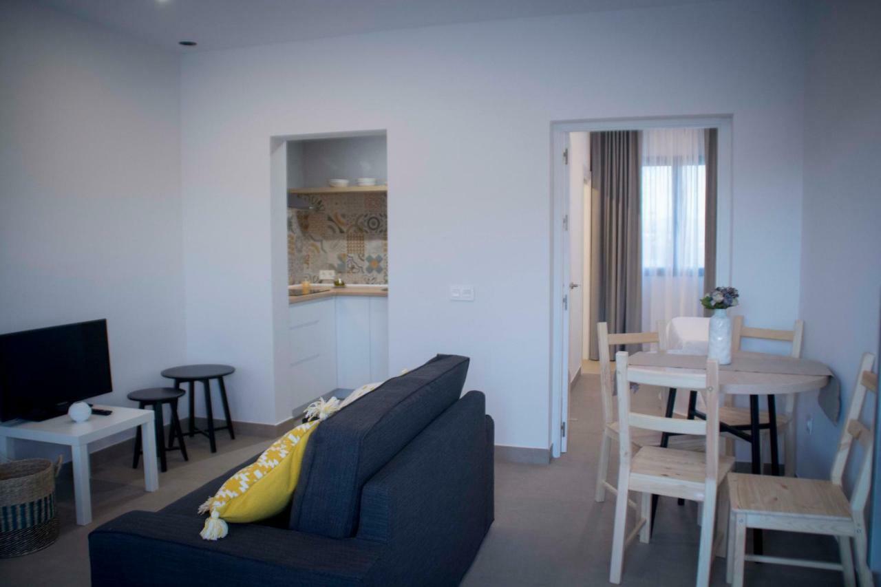 Apartamentos Madreselva Fernan Perez Ngoại thất bức ảnh
